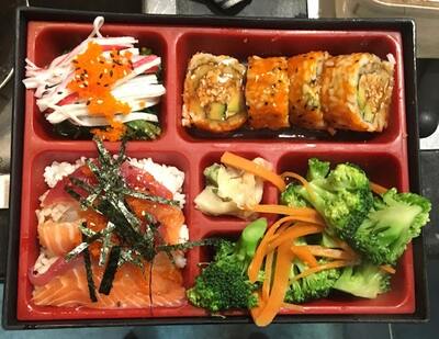 Chirashi Bento