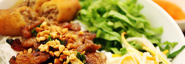 Bún chả giò gà nướng