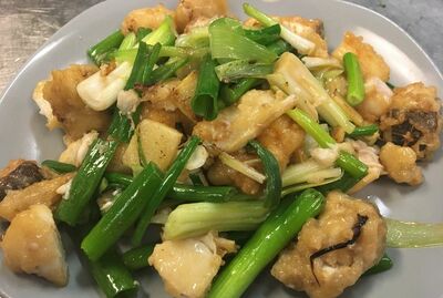 葱爆哈利拨鱼 Pan Fried Halibut with Green Onion