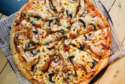 Chicken & Mushroom Pizza