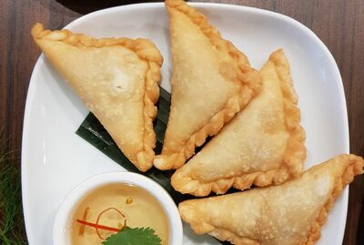 CURRY PUFF (4 PCS)