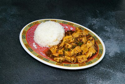 Bean Curd with Minced Pork in Hot Pepper Sauce 麻婆豆腐肉末饭