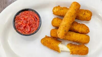 MOZZARELLA STICKS