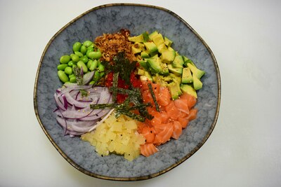 115. Poke Salmón