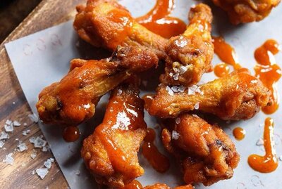 2 Large Wings / 2 Fries