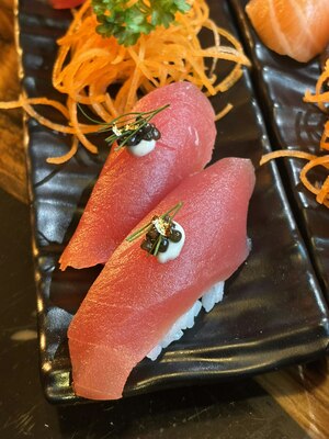 Tuna Nigiri (4) Orietra Royal Caviar