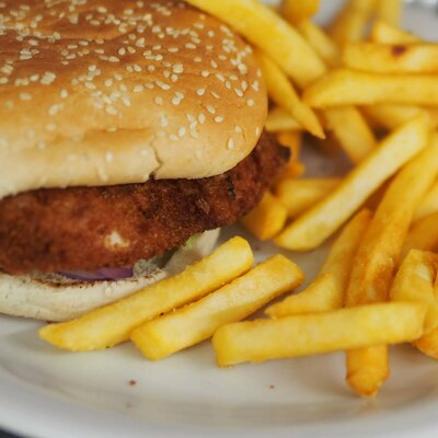 Kids Chicken & Cheese Burger with Chips