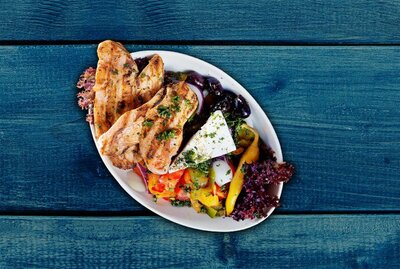 Salat mit Hähnchenfilet
