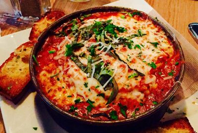 Medium Pizza & Lasagna