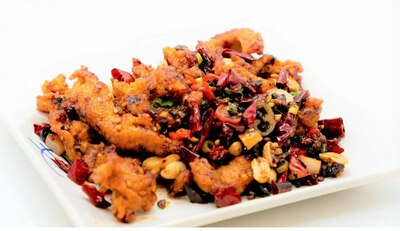 Diced Chicken with Dried Chilli & Szechuan Peppercorns 辣子鸡