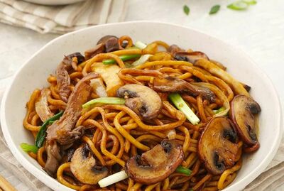 毛菇面 Mushroom Chow Mein