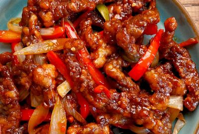 甜辣牛丝 Crispy Shredded Beef with Sweet Chilli Sauce