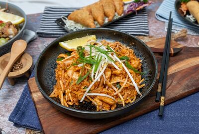 CHICKEN PAD THAI