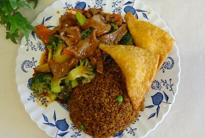 C16. 芥兰牛 Beef with Broccoli