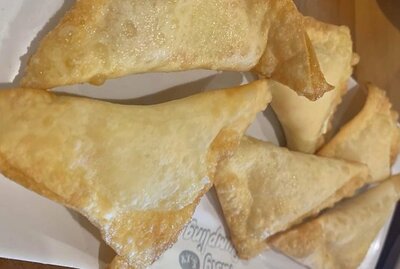P6. Cheese Dumpling (6 pcs) 芝士煎饺