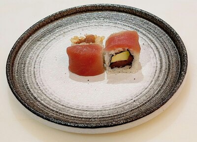 R5.Spicy Atun Ura Roll
