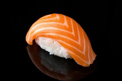 SAKE – FRESH SALMON/手握寿司 三文鱼✨