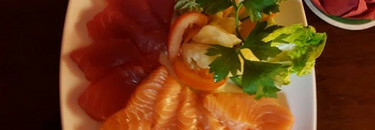 Sushi  Sashimi und Sushireis-Bowl