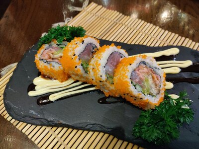 Futomaki Seafood Roll (4 Pieces)