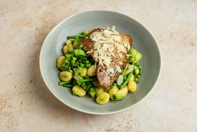 Seared Tuna & Garden gnocchi