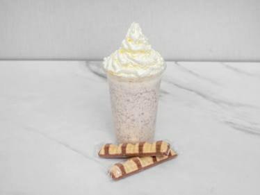 Kinder Bueno White Chocolate Milkshake