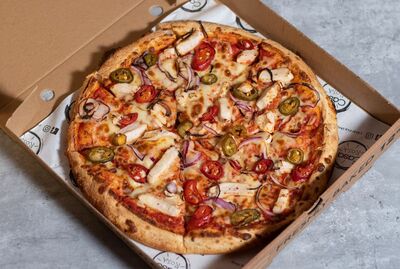 Spicy Chicken Pizza