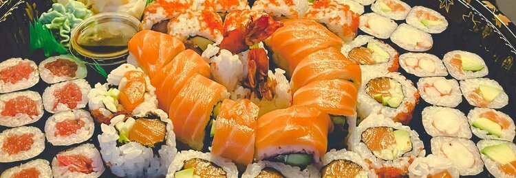INSIDE OUT ROLL (SUSHI)