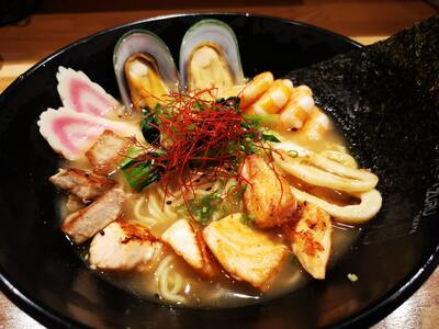 Seafood Ramen / 海鲜拉面