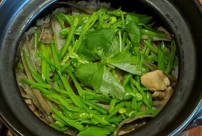 鶏肉とごぼうの炊き込みご飯　Chicken & Burdock Rice