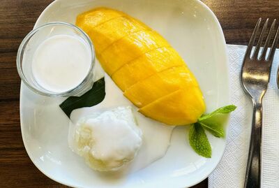STICKY RICE WITH MANGO