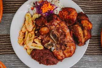 Chuleta de cerdo y Camarones a la Plancha