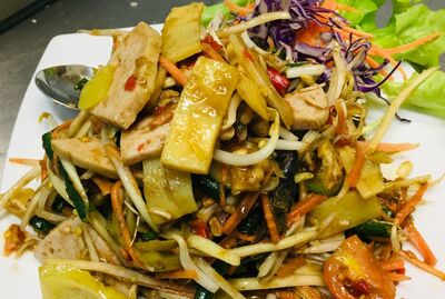 TUM MUA (Combination Green Papaya Salad)