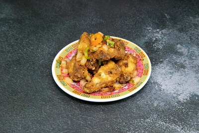 Salt & Chilli Chicken Wings 椒盐鸡翅