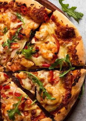 Garlic Butter Prawn & Chili Pizza