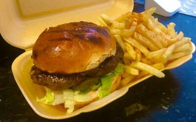 Angus Beef Burger & Chips