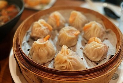 D2. Pork & Shrimp Steamed Dumpling 鮮蝦猪肉蒸餃 (8pcs)