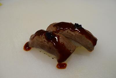 94. Nigiri Atún Flambeado