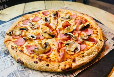 Ham & Mushroom Pizza