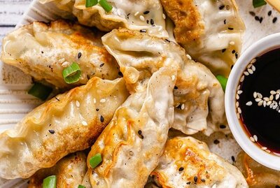 103. Frityrstekte kylling-dumplings