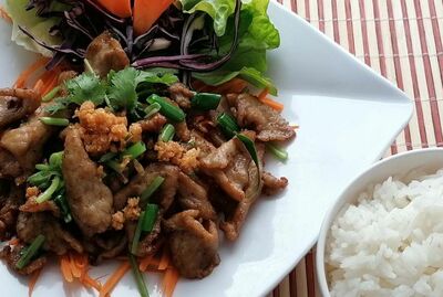 R5 Moo Kratiem Prik Thai