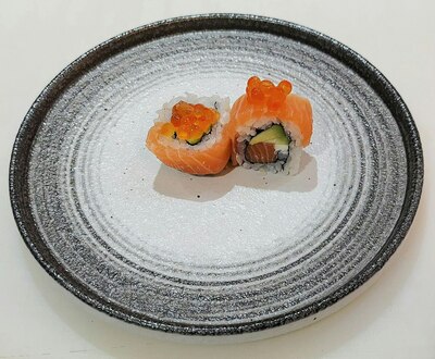 R2.Salmon ura rollo