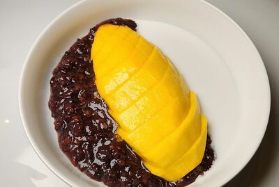 H17.  Black Glutinious Rice with Coconut Milk and Mango