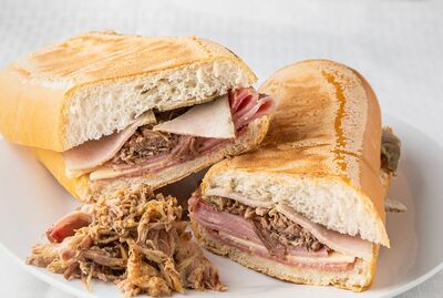 SANDWICH CUBANO MAS PERNIL DE CERDO
