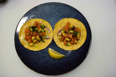 56. Tako Tarta Salmón