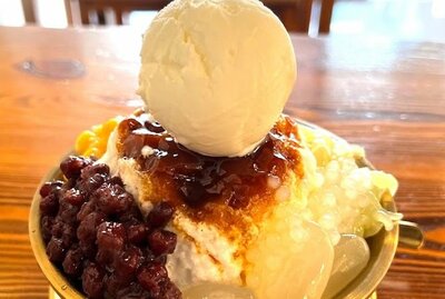 K24.   White Chendol Ice Cream with Red bean, corn , Attap Seed