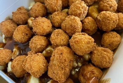 Popcorn Chicken Poutine