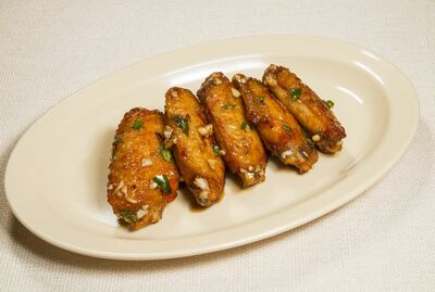 Hong Kong Soy & Garlic Wings (10pcs)