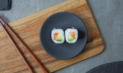 Salmon & Avocado Maki