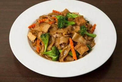 PAD SEE-IW NOODLES