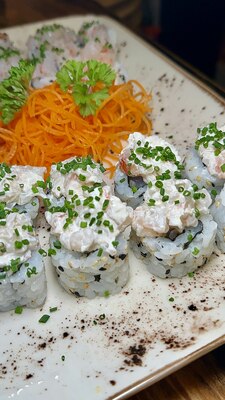 Prawns Philadelphia Uramaki (8)